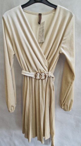 Krótka welurowa sukienka z plisowaniem beżowa